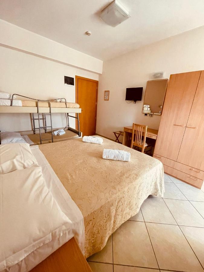 Hotel Favorita Cesenatico Extérieur photo