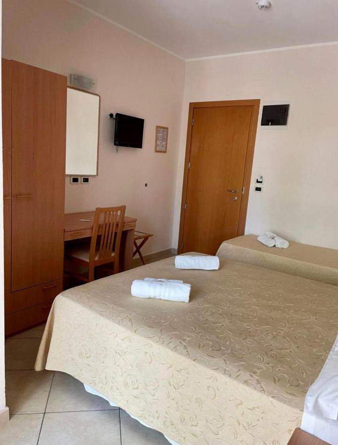 Hotel Favorita Cesenatico Extérieur photo