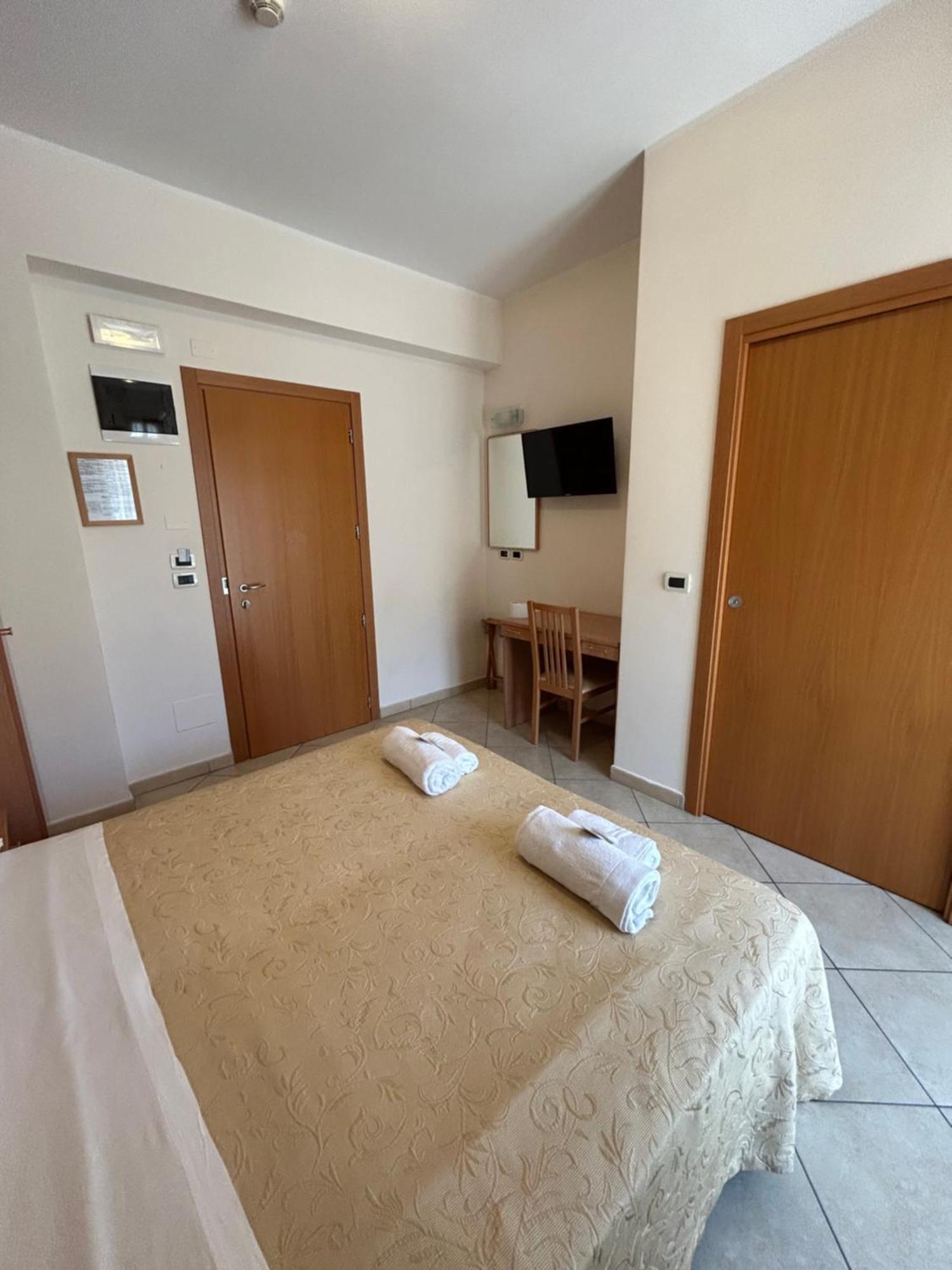 Hotel Favorita Cesenatico Extérieur photo