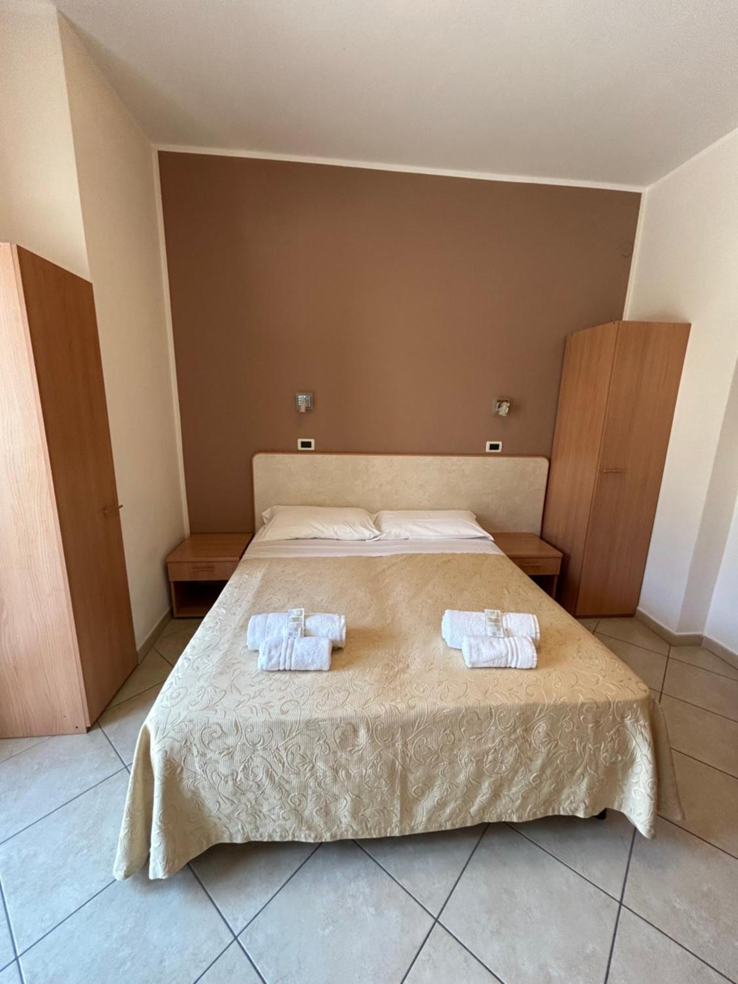 Hotel Favorita Cesenatico Extérieur photo