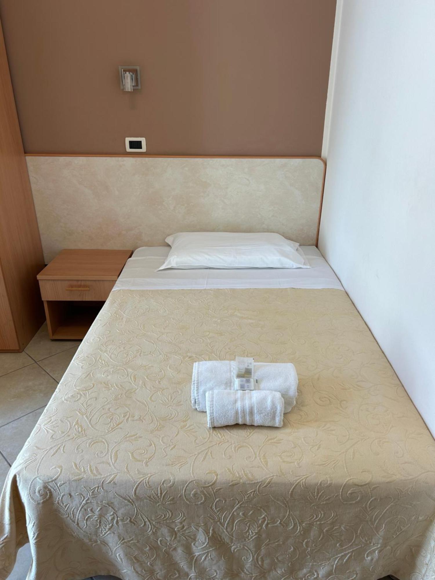 Hotel Favorita Cesenatico Extérieur photo