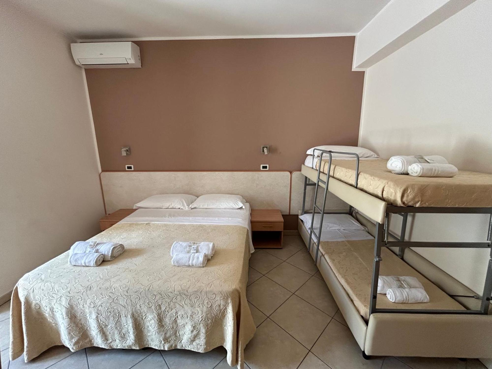 Hotel Favorita Cesenatico Extérieur photo