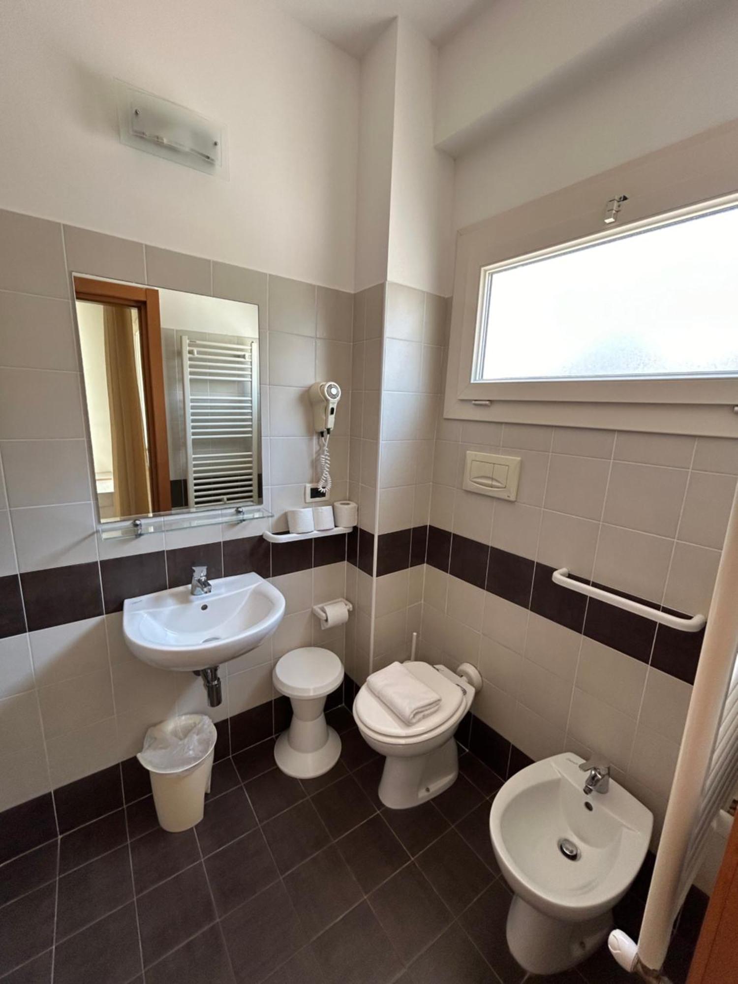 Hotel Favorita Cesenatico Extérieur photo