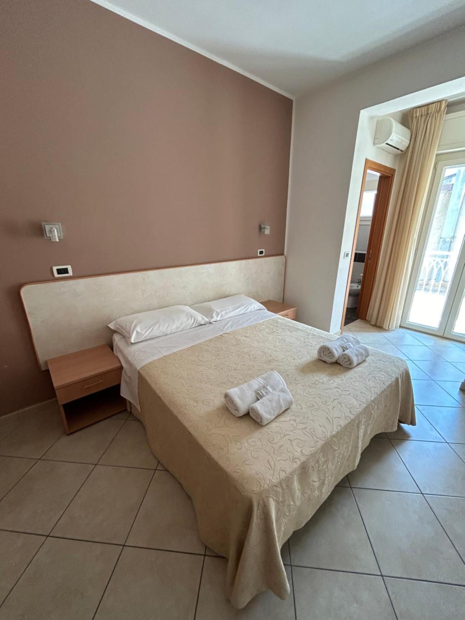 Hotel Favorita Cesenatico Extérieur photo