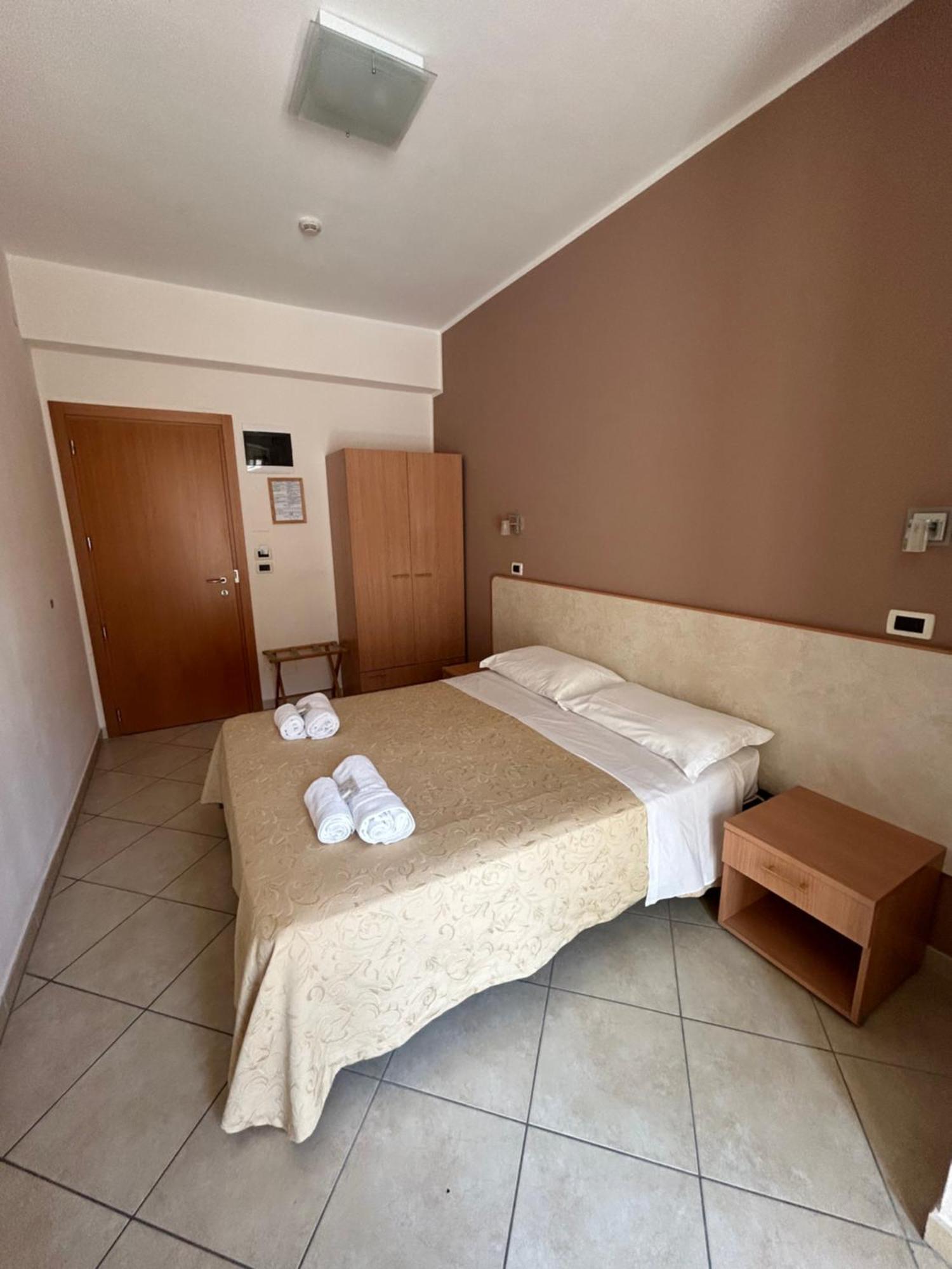 Hotel Favorita Cesenatico Extérieur photo
