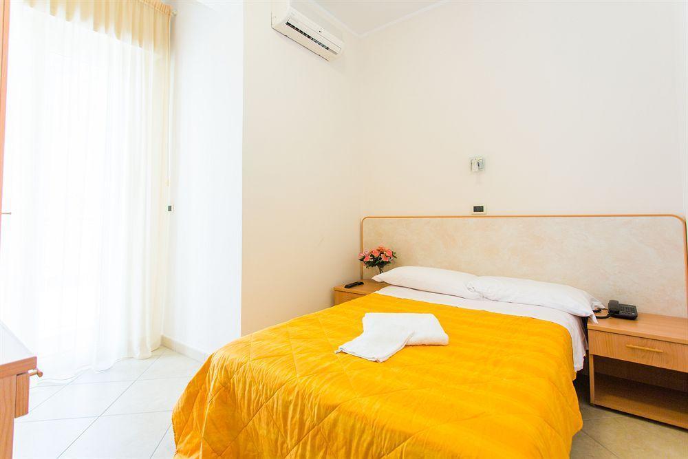 Hotel Favorita Cesenatico Extérieur photo