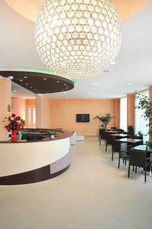 Hotel Favorita Cesenatico Extérieur photo